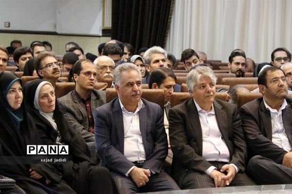 گردهمایی فعالان سیاسی و حامیان دولت در استان یزد