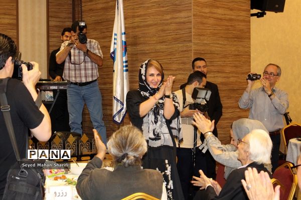 شانزدهمین همایش تجلیل از خانواده های اهداکننده عضو در استان البرز