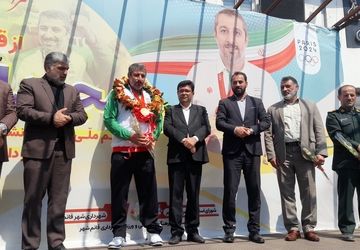 بازگشت غرورآفرین قهرمان پارالمپیکی قائمشهر به دیار خود