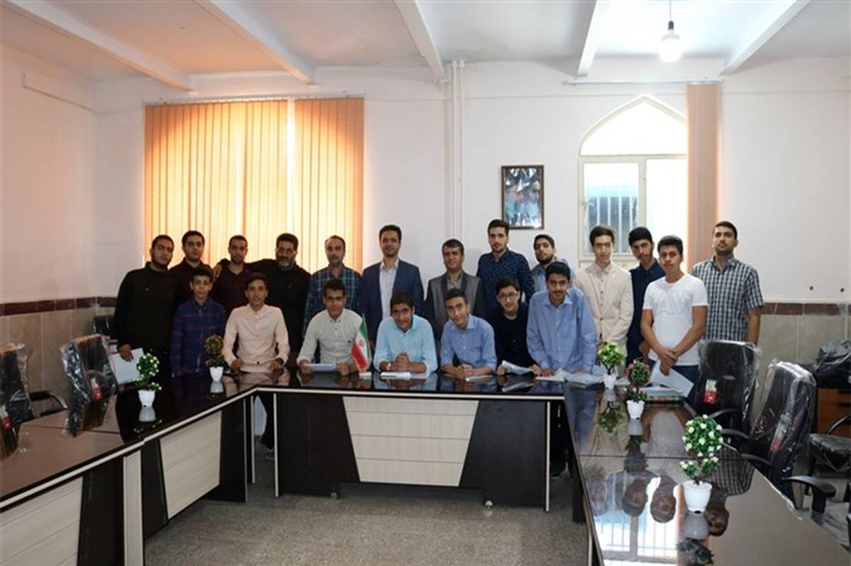 مراسم تقدیر از شورای بسیج دانش آموزی  وشورای  دانش آموزی دبیرستان ملاصدرا شهر قدس