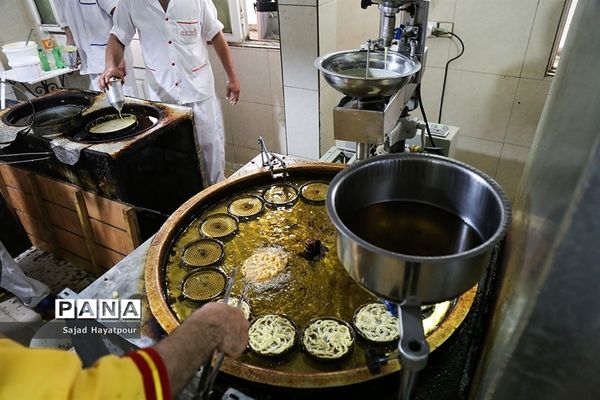 پخت زولبیا و بامیه در ماه رمضان