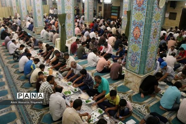 افطاری مسجد خاتم در جزیره کیش