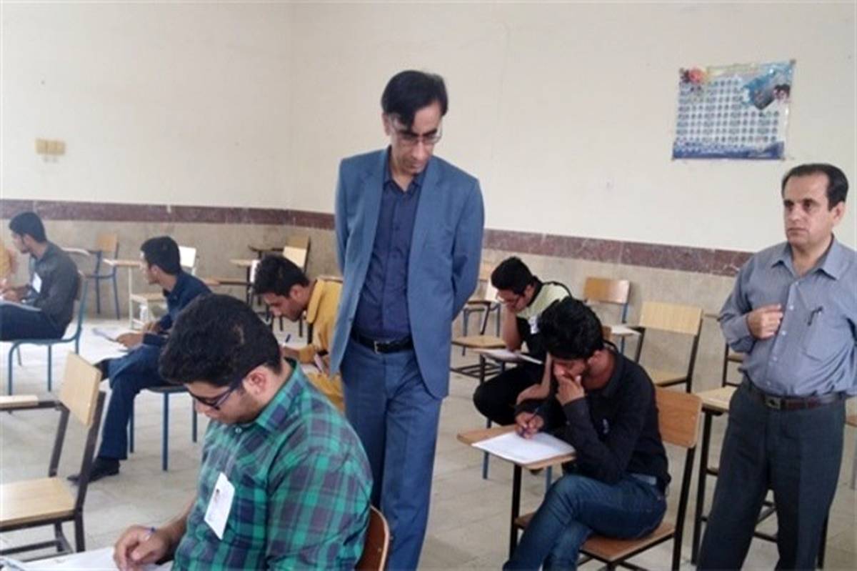 مدیر آموزش و پرورش تنگستان از حوزه های امتحان نهایی  بازدید  کرد
