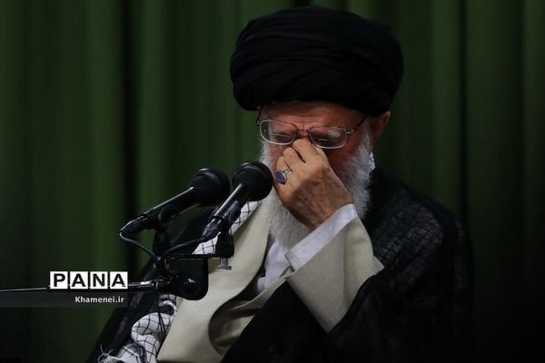 دیدار جمعی از شاعران و اهالی فرهنگ و ادب با مقام معظم رهبری