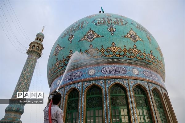 تعویض پرچم و شست و شوی گنبد مسجد مقدس جمکران