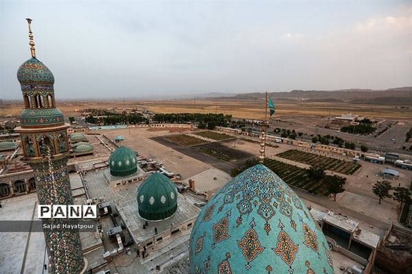 تعویض پرچم و شست و شوی گنبد مسجد مقدس جمکران