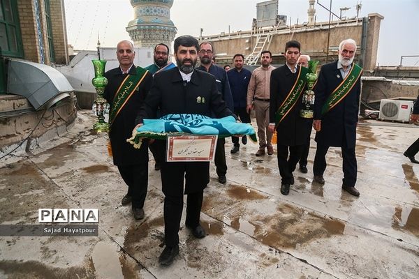 تعویض پرچم و شست و شوی گنبد مسجد مقدس جمکران