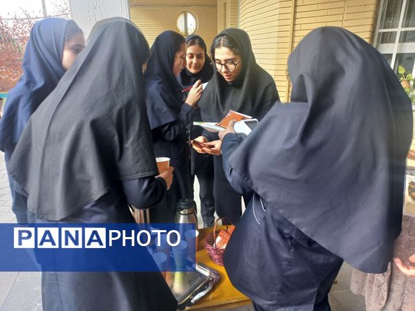 افتتاح «کافه‌کتاب» دبیرستان شهیده مریم فرهانیان