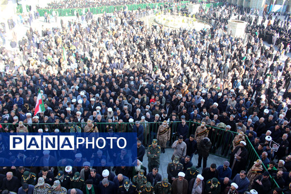 جلوه‌هایی از حضور نوجوانان در مراسم تشییع و خاکسپاری شهدای گمنام