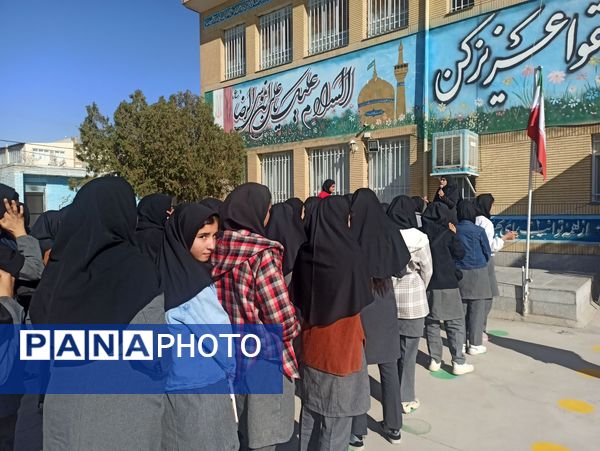 انتخابات شورای دانش آموزی در دبیرستان دخترانه امید 