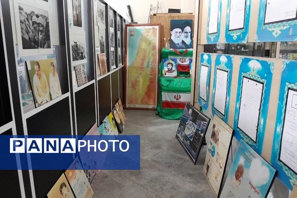 بازدید دانش‌آموزان از نمایشگاه دفاع مقدس واقع در مقبره شهدای گمنام شهرستان ورامین