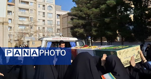 عطر شهادت در کلاس درس ؛ دانش آموزان شاهد وصال میزبان شهید گمنام شدند