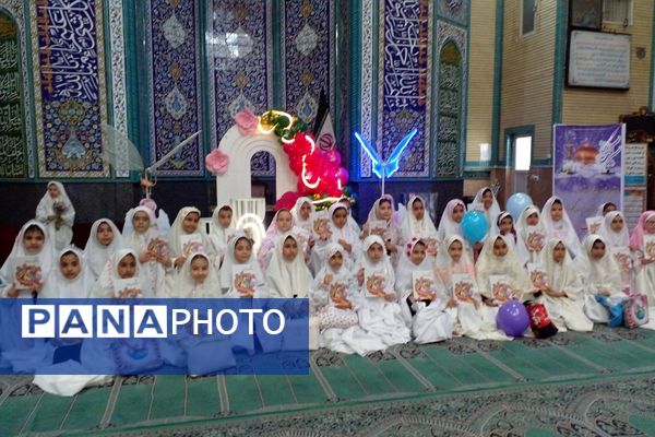 دختران مدرسه هدی 1 در خلعت زیبای عبادت