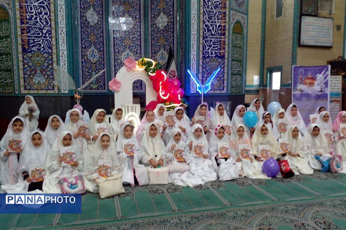 دختران مدرسه هدی 1 در خلعت زیبای عبادت