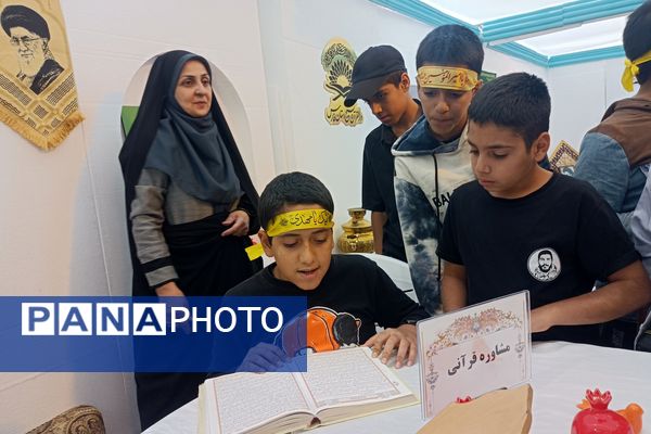 بازدید دانش‌آموزان بسیجی از نمایشگاه بزرگ قله افتخار 