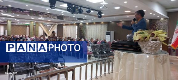 برگزاری اولین جلسه انجمن اولیاء و مربیان دبستان شاهد آقا مصطفی خمینی کاشمر