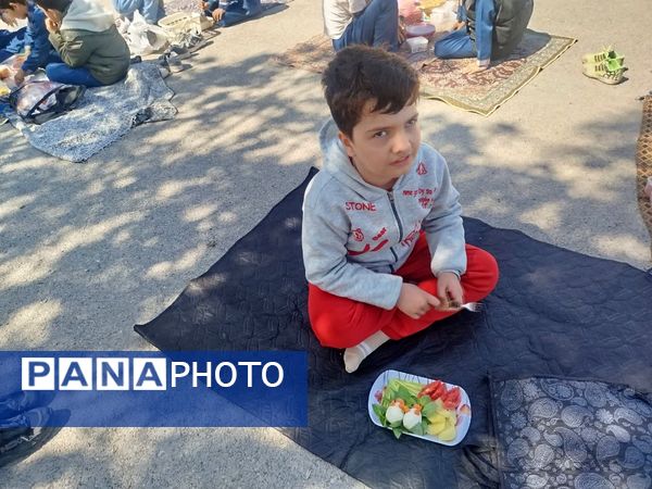 صبحانه سلامت در مدرسه پسرانه مبین شیروان