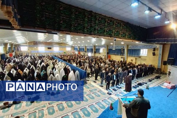 تقدیر از مدیران و فعالان پیشگیری از آسیب‌های اجتماعی شهرک امید صفادشت در نماز جمعه