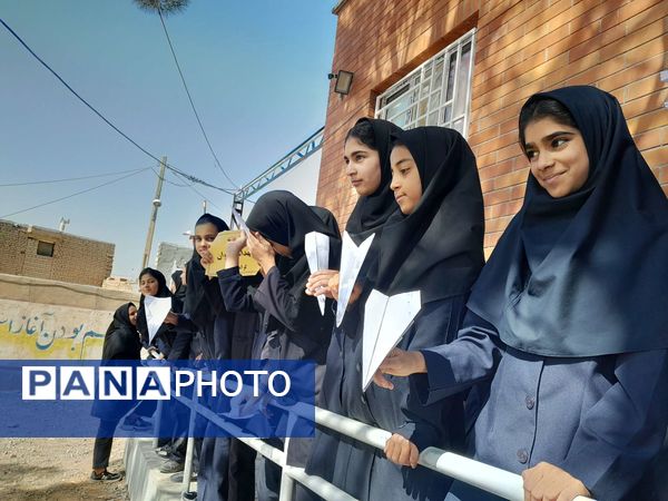  موشک آرزوها در هفته بهداشت روان در مدرسه مادرمهربان خلیل آباد