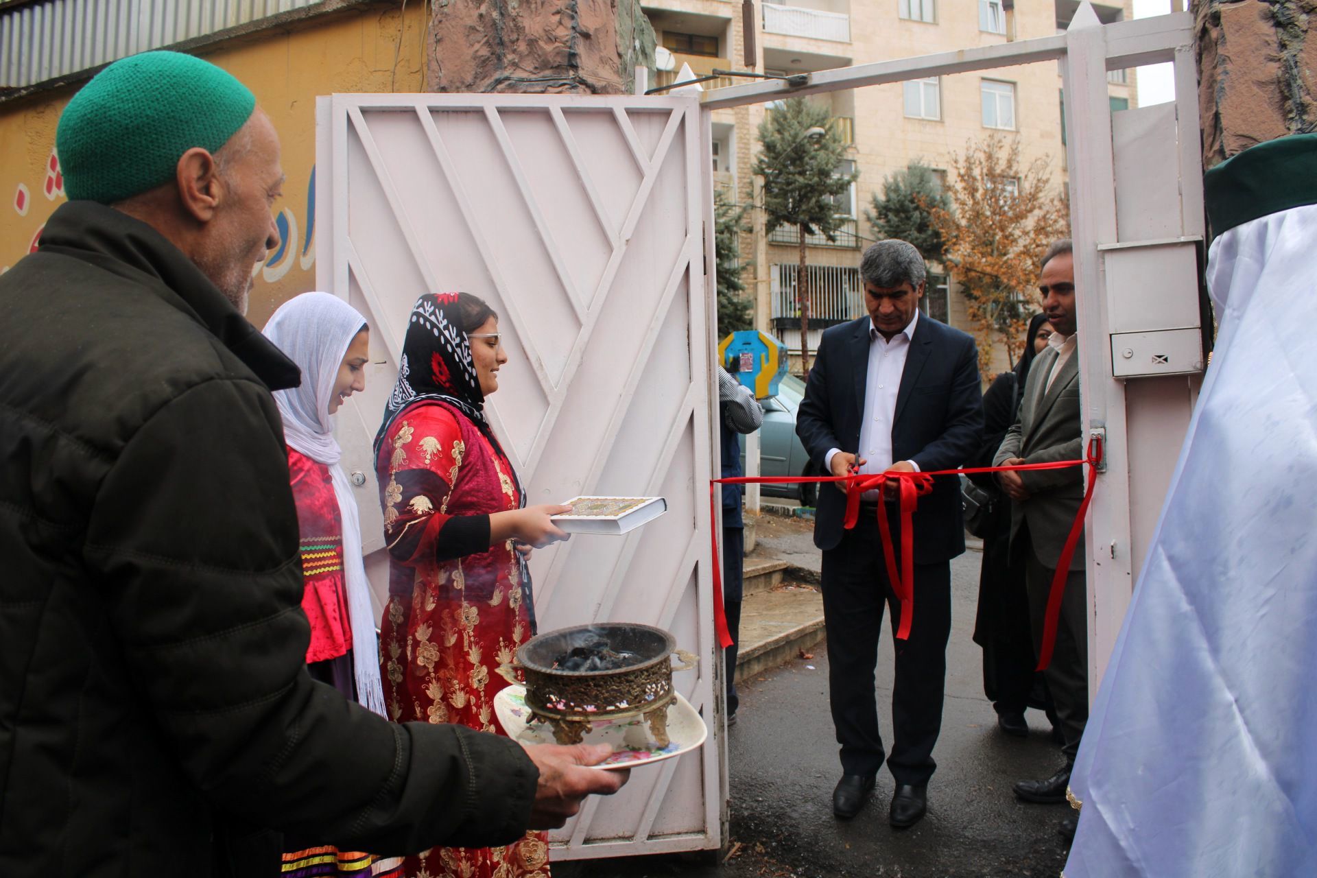  آیین افتتاح جشنواره ماها و ایران‌مون در دبیرستان خدیجه کبری پردیس 