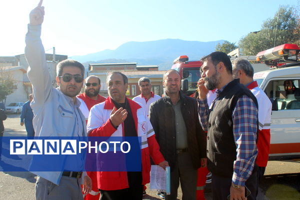 مانور سراسری زلزله در دبیرستان شهید باهنر گلوگاه