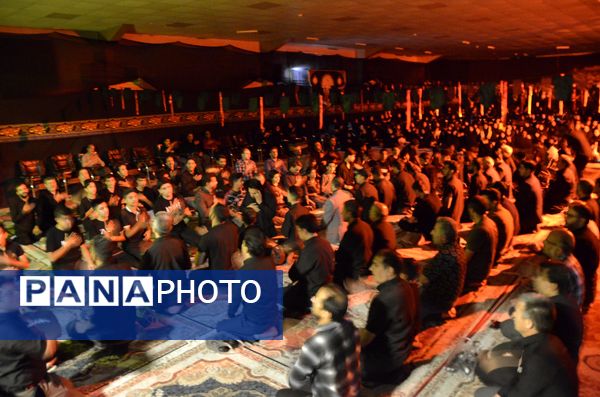 مراسم عزاداری شب پنجم محرم در هیئت فرهنگیان دهه اول محرم