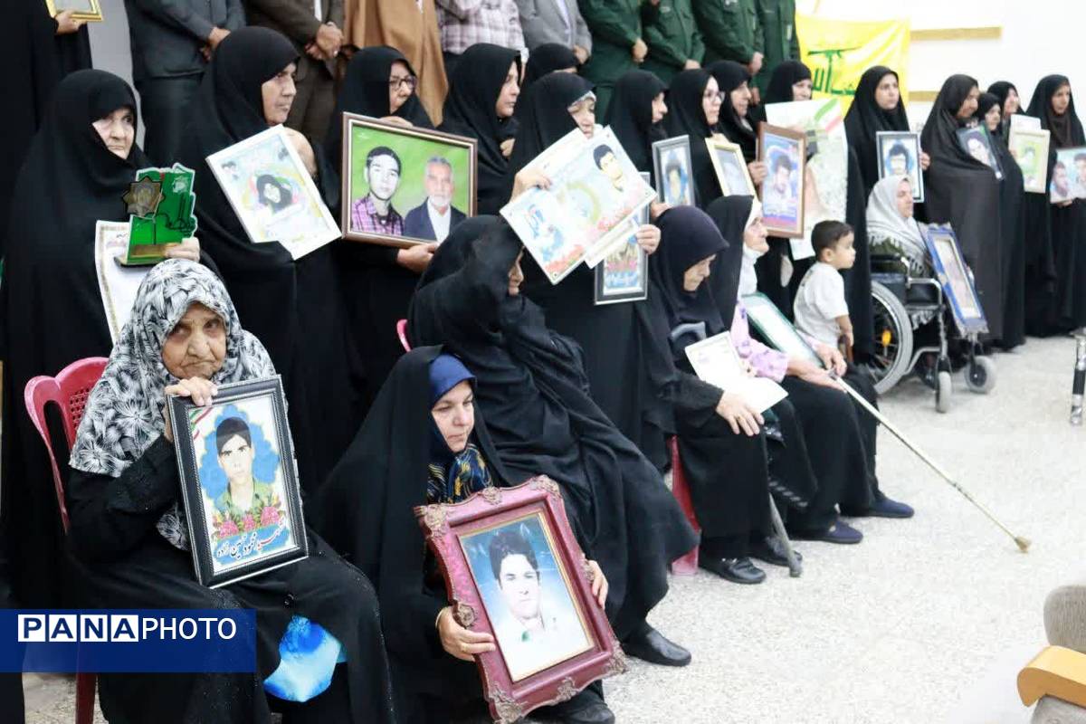 همایش مادران پرچم دار در شهرستان خلیل‌آباد 