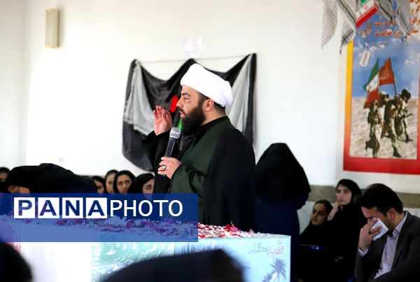 میزبانی هنرجویان هنرستان دکتر حسابی شهر محلات از پیکر شهید گمنام دفاع مقدس 