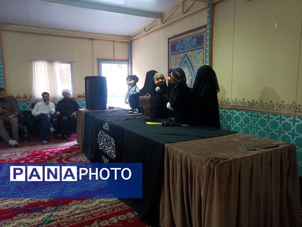 عطر فاطمی در فضای آموزش دبیرستان میرزا جعفر سروقد با برپایی ایستگاه صلواتی 