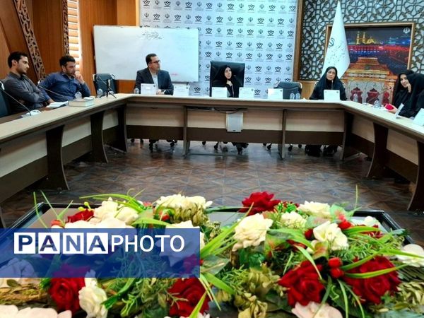 آموزش و تبیین اصول مهارت در ارتقای خودکارآمدی و تاب‌آوری دانش‌آموزان ناحیه دو