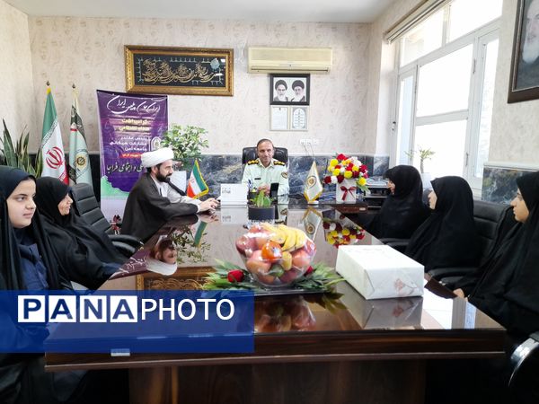 دیدار کادر مدرسه شاهد ارض اقدس با پرسنل نیروی انتظامی