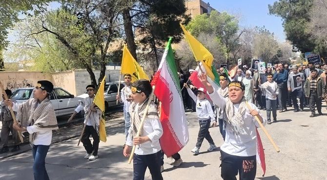 دهه نودی‌های زرقانی با حضور خود دراهپیمایی قدس به ندای رهبر لبیک گفتند 