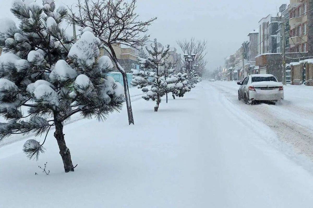 بارش برف و باران در جاده‌های ۸ استان کشور