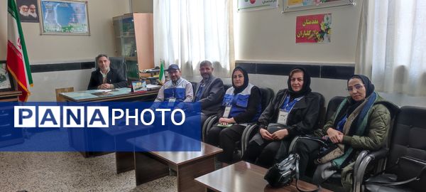 برگزاری مسابقه دارت ویژه دبیران دبیرستان شاهد ۴ شیروان