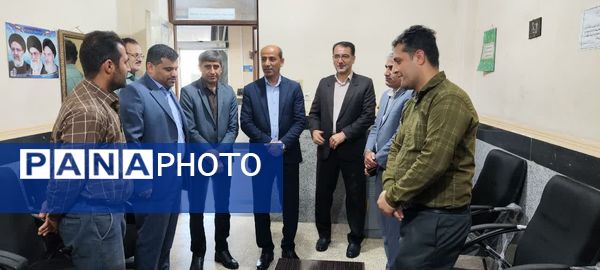 بازدید فرماندار دشتی از بخش‌های مختلف مدیریت آموزش و پرورش شهرستان دشتی