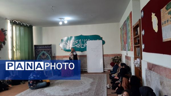اولین جلسه آموزش خانواده در دبستان نیایش با حضور خانم موسوی