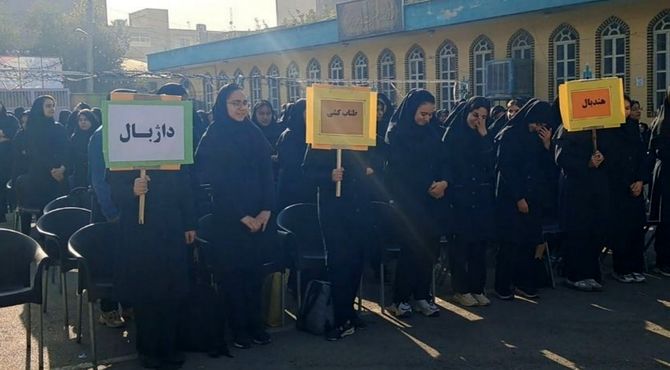 برگزاری المپیاد ورزشی درون مدرسه ای در دبیرستان حجاب ناحیه یک شهرری