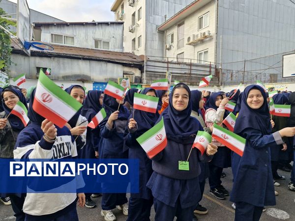 دبیرستان شاهد خیام میزبان جشنی پرشور به مناسبت روز دانش‌آموز