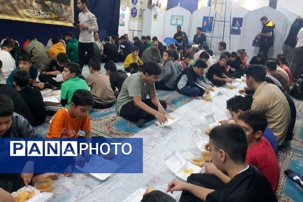 اعتکاف دانش‌آموزی در مسجد سیدالشهدا(ع) شیراز