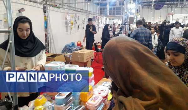 نمایشگاه بین‌المللی لوازم‌التحریر مشهد با استقبال دانش‌آموزان