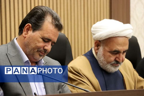 نشست هم‌اندیشی فرهنگیان تربت‌حیدریه با محوریت نهضت مدرسه‌سازی