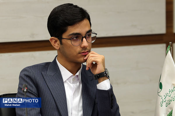 اولین نشست کارگروه تدوین سند دوازدهمین دوره مجلس دانش‌آموزی
