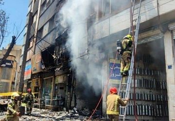 آتش‌سوزی در مغازه تعویض روغنی اندرزگو