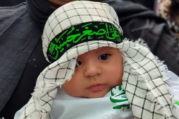 ماه عشق، دلدادگی و بی‌قراری برای حسین (ع)، پسرش علی اصغر و اهل بیتش