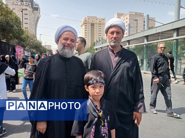 راهپیمایی جاماندگان اربعین حسینی در مشهد