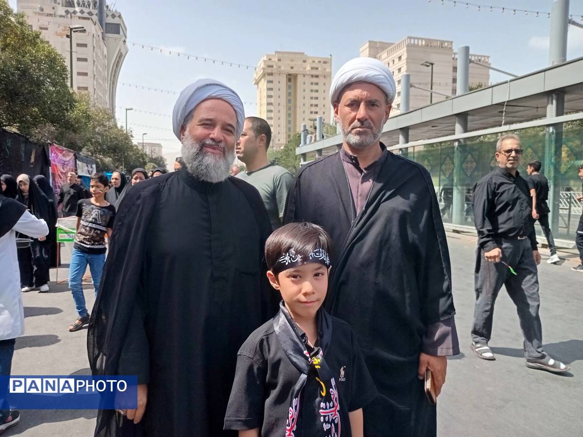 راهپیمایی جاماندگان اربعین حسینی در مشهد