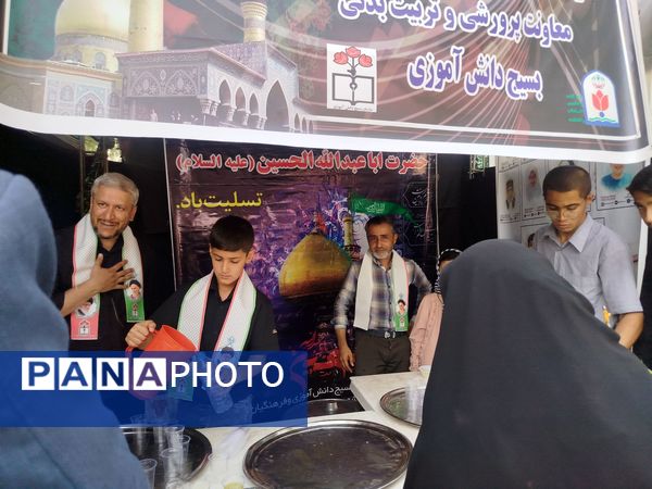 برپایی موکب دانش‌آموزی در روز اربعین حسینی در فاروج
