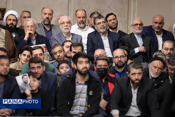 دیدار خانواده شهدای اقتدار با رهبر انقلاب در روز میلاد امیرالمومنین علیه‌السلام