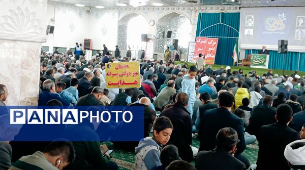 حضور دانش آموزان در نماز جمعه کاشمر