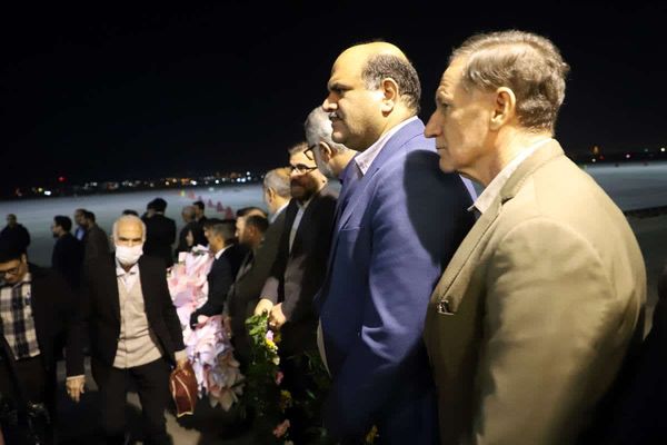 آیین استقبال باشکوه از آتوسا گلشاد نژاد، قهرمان طلای کاراته ایران در کرمانشاه